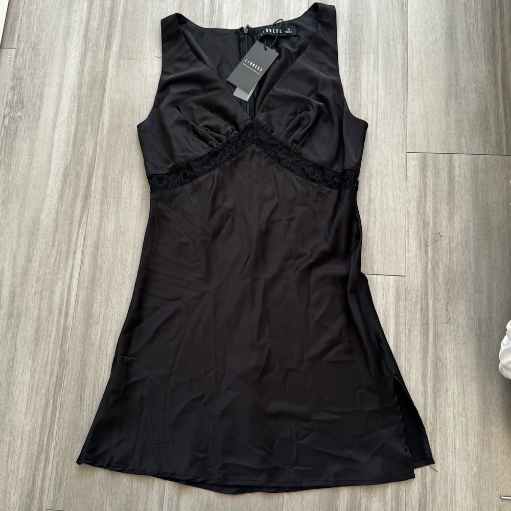 Lioness Women's Dakota Mini Dress in black NWT - Picture 2 of 8